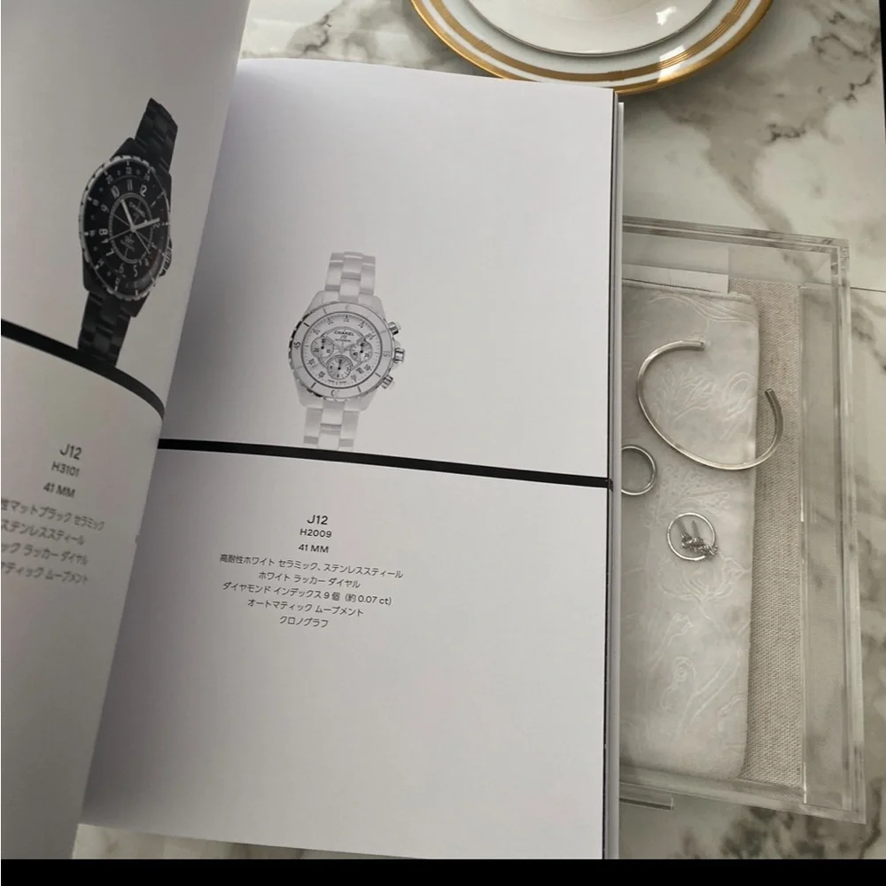 CHANEL BOOK